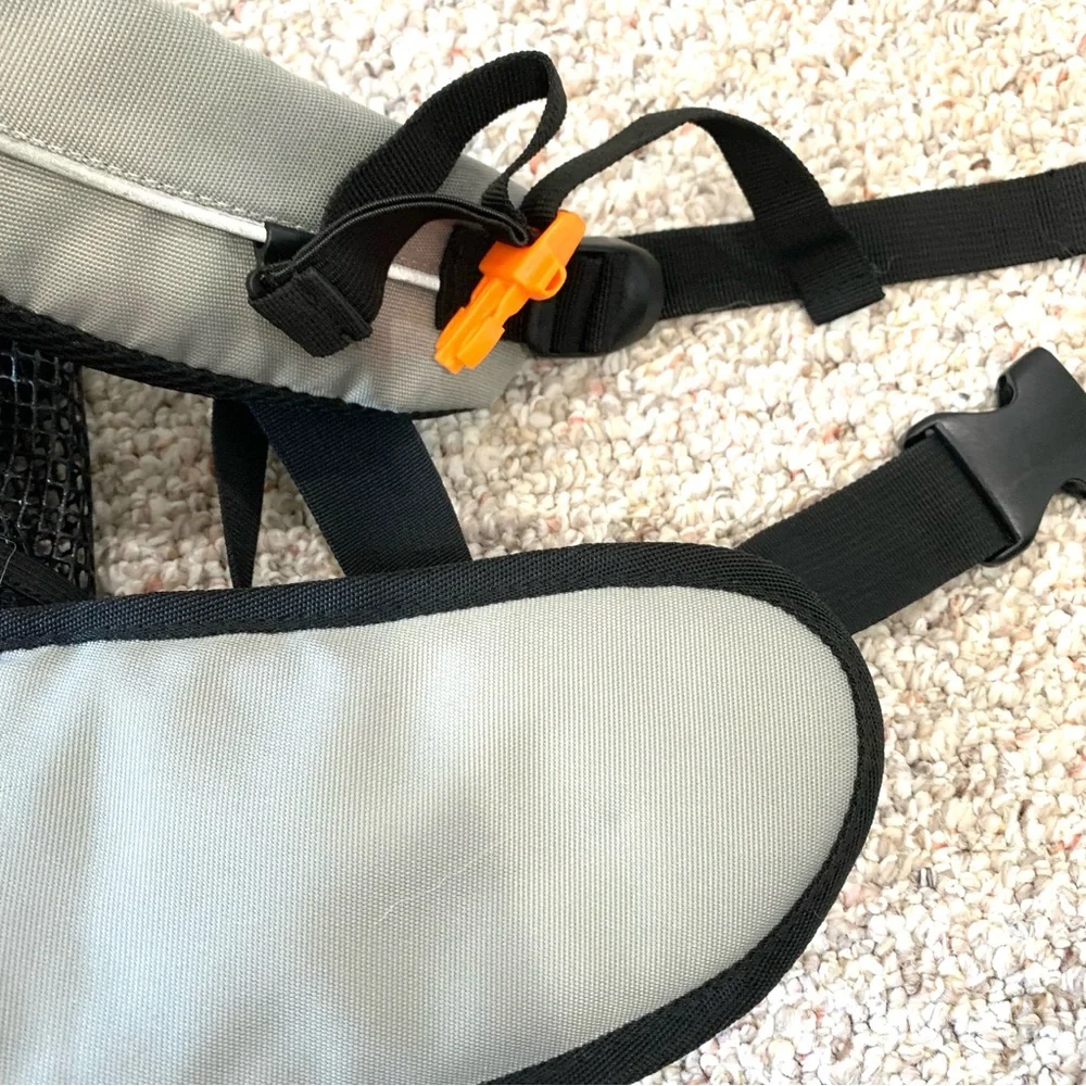Pet Dog Cat Carrier Backpack Size L – Secure Stylish for Outdoor Travel NEW NWOT